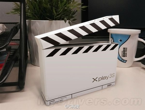 Vivo Xplay 3S pudełko / źródło: mydrivers.com