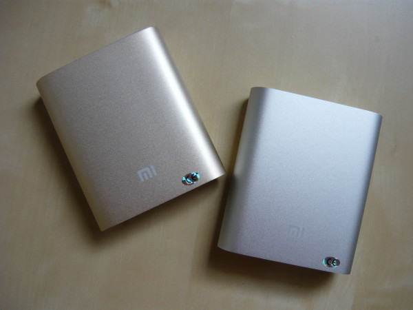 Mi PowerBank (po prawej)