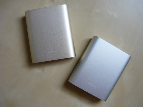 Mi PowerBank (po prawej)
