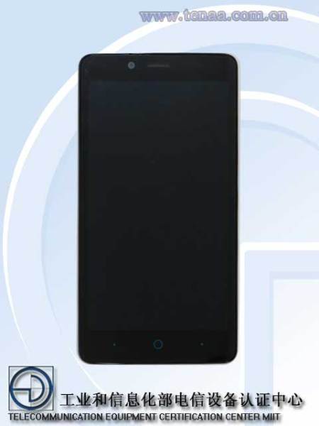 ZTE A880 / fot. TENAA