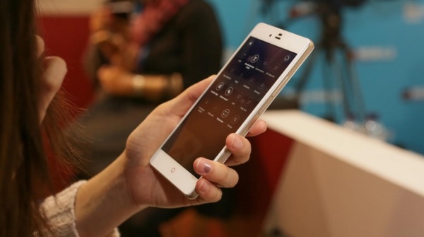 Nubia Z9 Max / fot. CNET