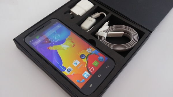 UMI eMAX / fot. SwiatAndroid.pl