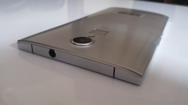 DOOGEE F5 / fot. SwiatAndroid.pl