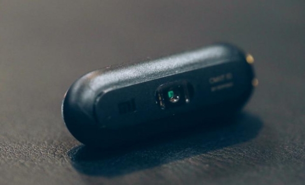 Xiaomi Mi Band Pulse / fot. producenta