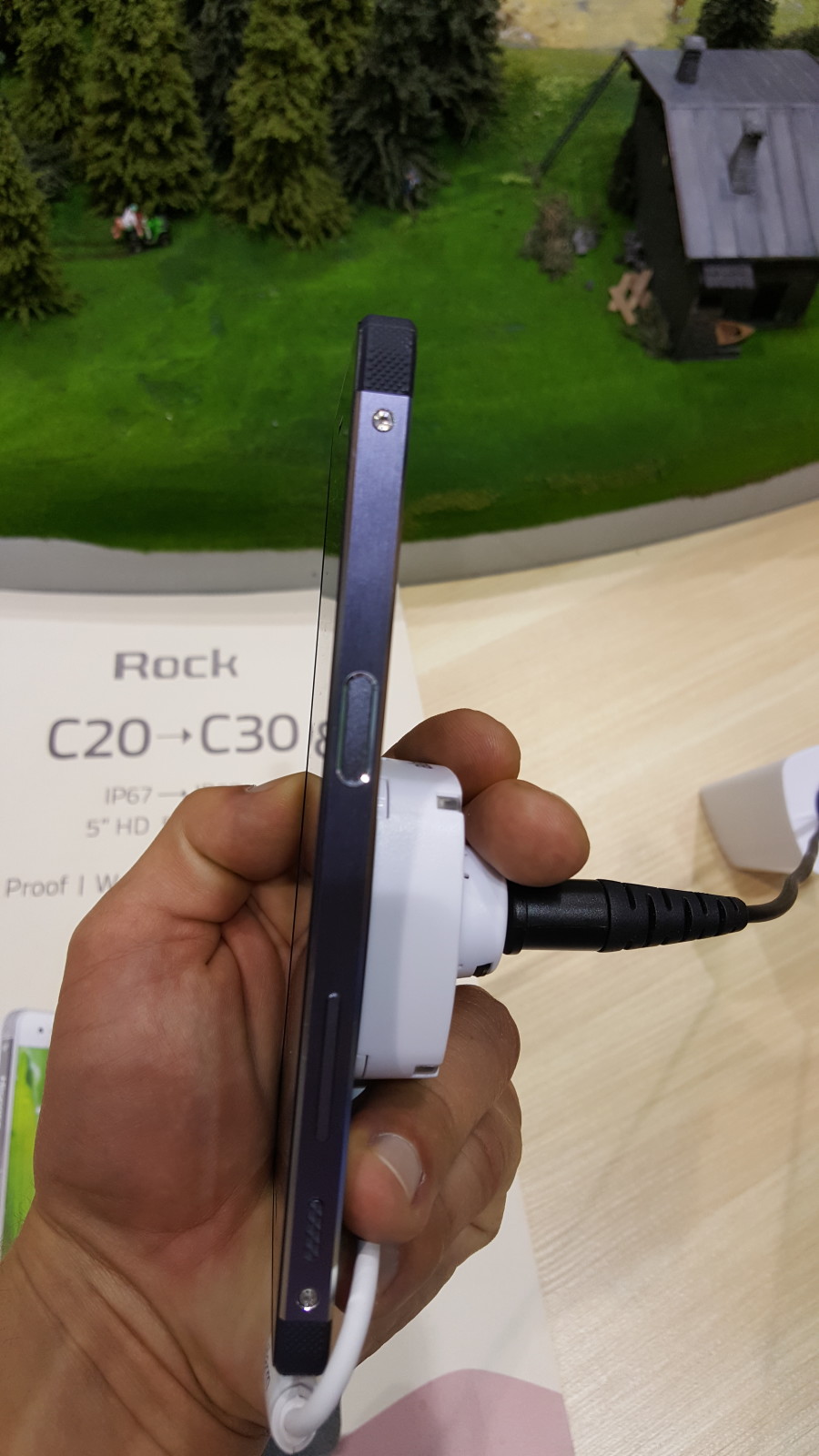 Hisense C30 / fot. SwiatAndroid.pl